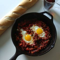 A picture of Tunisian eggs (shakshouka).