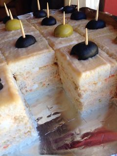 Una foto de Pastel fresco de atún y surimi