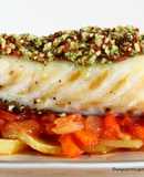 Bacalao a baja temperatura, sofrito, patatas y picada de frutos secos