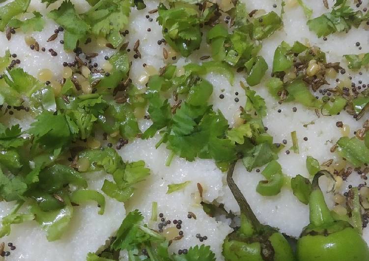 Steam rava dhokla