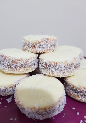 Una foto de Mini alfajorcitos de maicena