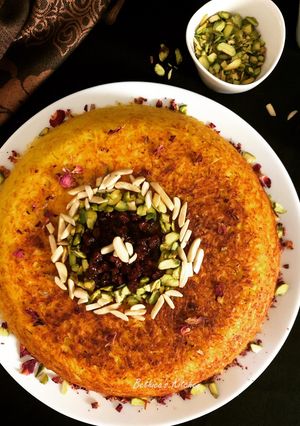 A picture of Tahchin (Persian Saffron Rice Cake).