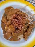 Katupek Sate Kuah Kuning