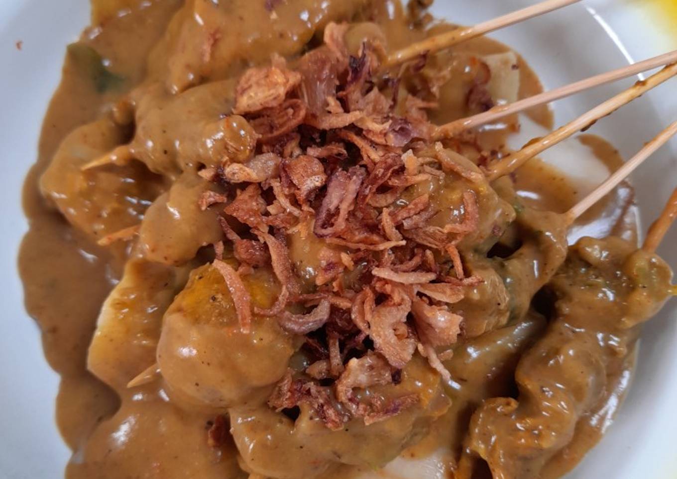 Katupek Sate Kuah Kuning