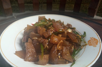 Anti Ribet, Memasak Oseng Kikil Sapi Lombok Ijo Anti Gagal