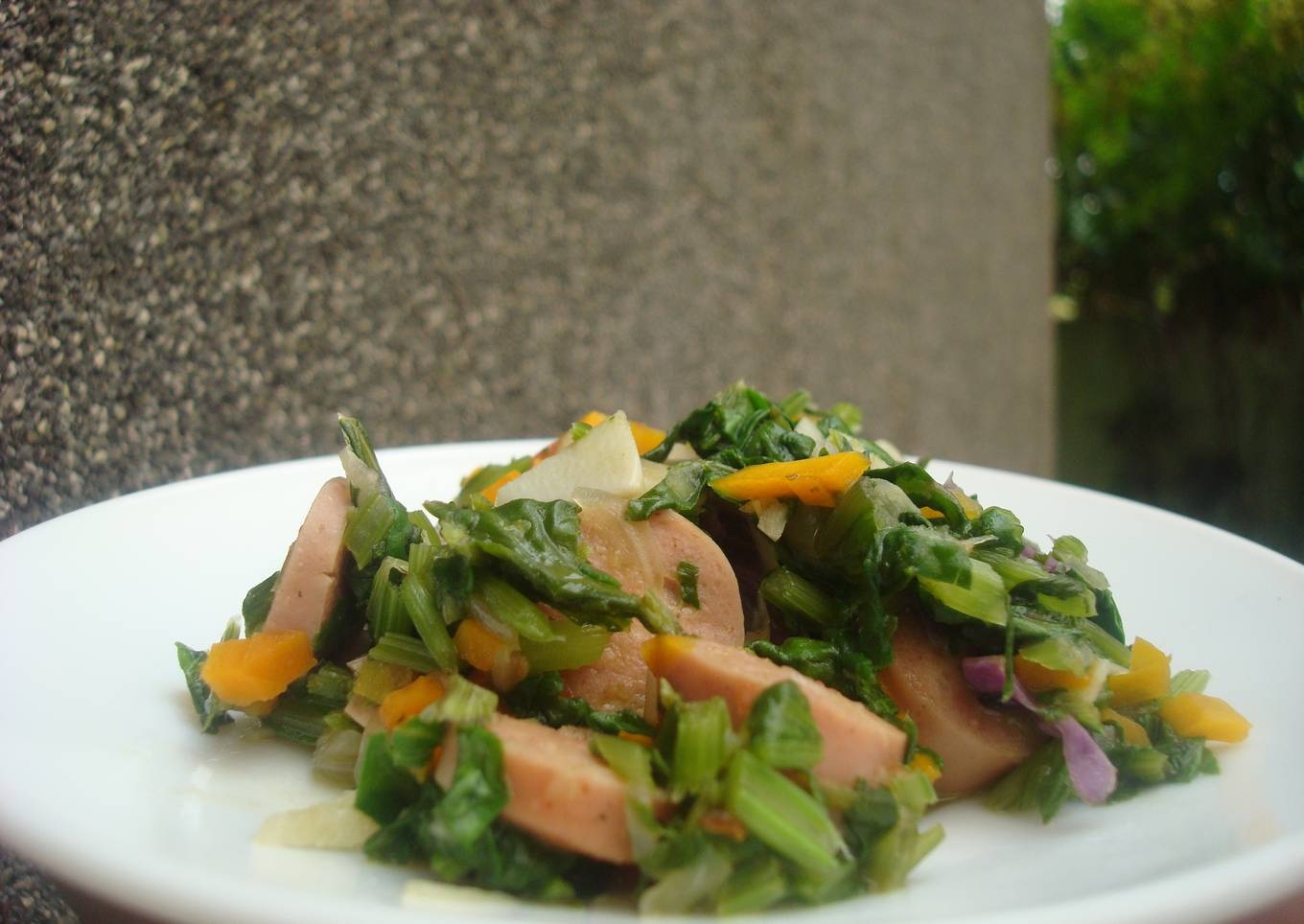 Paleo: Sausage Spinach Stir Fry