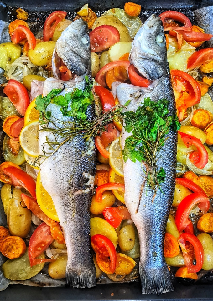 Una foto de Lubina al horno
