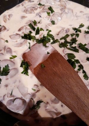 Une photo de Sauce facile crème et champignons