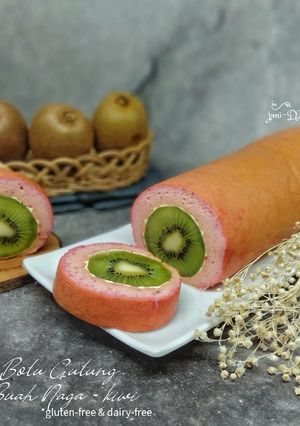 Foto resep Bolu Gulung Buah Naga + Kiwi *gluten-free & dairy-free