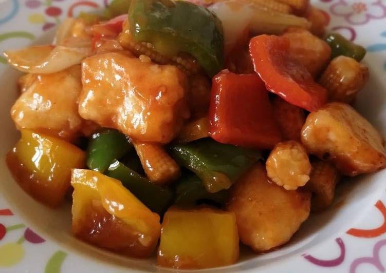 Chilli paneer with baby corn