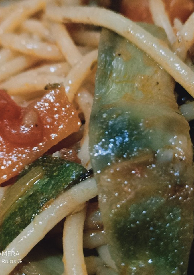 Una foto de Spaghetti con verduras