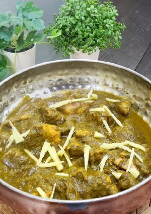 পালক চিকেন (Palak chicken recipe in Bengali) রেসিপির প্রধান ছবি