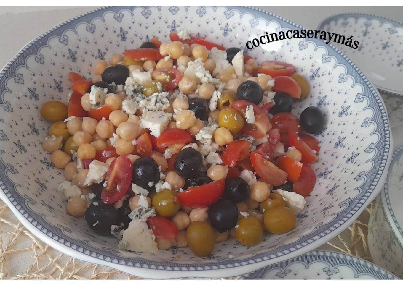 Ensalada de garbanzos con aceitunas