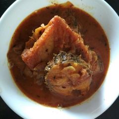 A picture of Rui Macher Jhol.