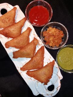 ब्रेड आलू पेटिस (Bread Aloo Patties recipe in Hindi) रेसिपी मुख्य फोटो