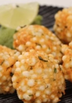 A picture of Sabudana vada.