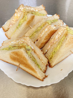 酪梨鮪魚蛋沙拉三明治🥪 的食譜成品照片