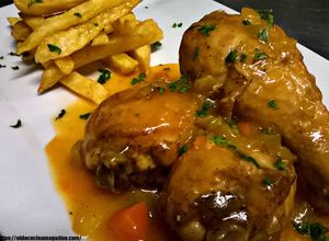 Foto principal de Muslitos de pollo guisados a la cerveza