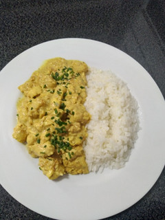 Una foto de Pollo con salsa de maní