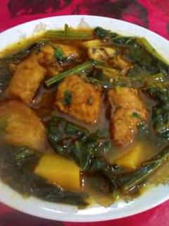 লাই শাক দিয়ে আলু আর মাছ কারি রেসিপির প্রধান ছবি