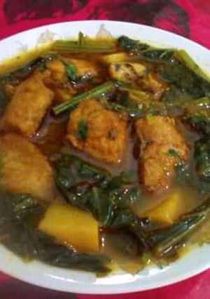 লাই শাক দিয়ে আলু আর মাছ কারি রেসিপির প্রধান ছবি