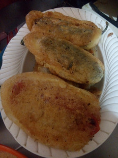 Una foto de Chiles jalapeños rellenos de queso