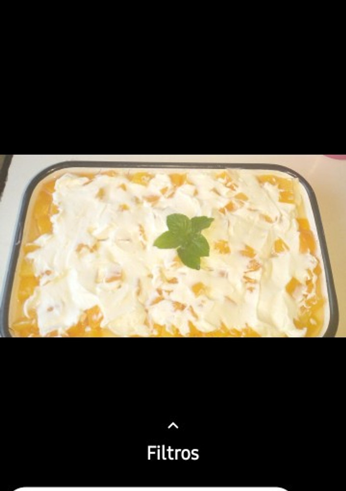 Una foto de Postre de Limón con cubierta de Chantilly 🍑 y base de galletas