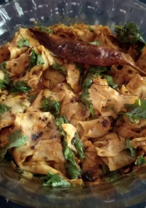 પાપડ નું શાક (Papad Shak Recipe In Gujarati) રેસીપી મુખ્ય ફોટો