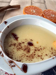 Una foto de Natillas caseras de naranja y canela