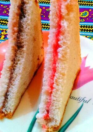A picture of Chocolate & mixed fruit jam bread.