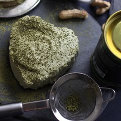 A picture of MATCHA CHEESECAKE 🌿 no-bake and KETO friendly.