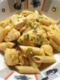 Pasta con pollo a la crema