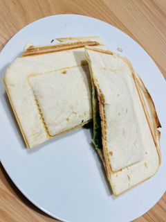 熱壓起司火腿沙拉墨西哥餅|小孩快速早餐 的食譜成品照片