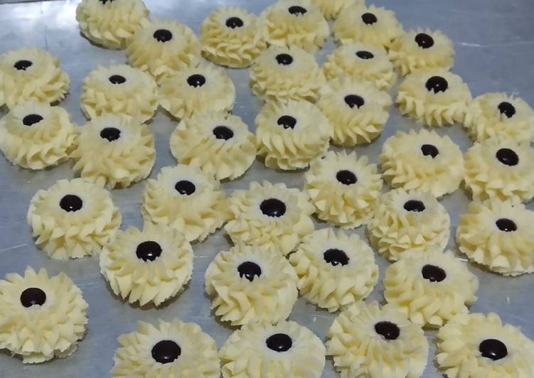 Resep Mudah Kue Semprit 3 Bahan Paling Enak