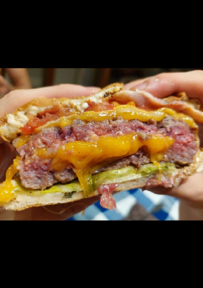 Una foto de Burger gochísima