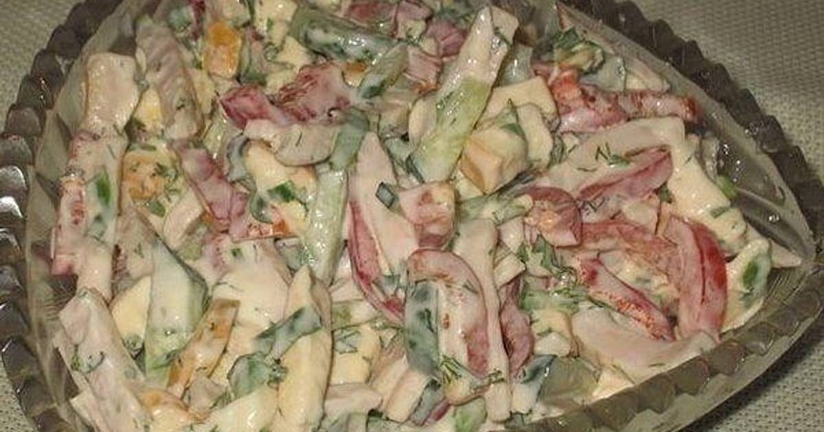 Салат закусочный с копченой колбасой сыром и огурцом рецепт с фото