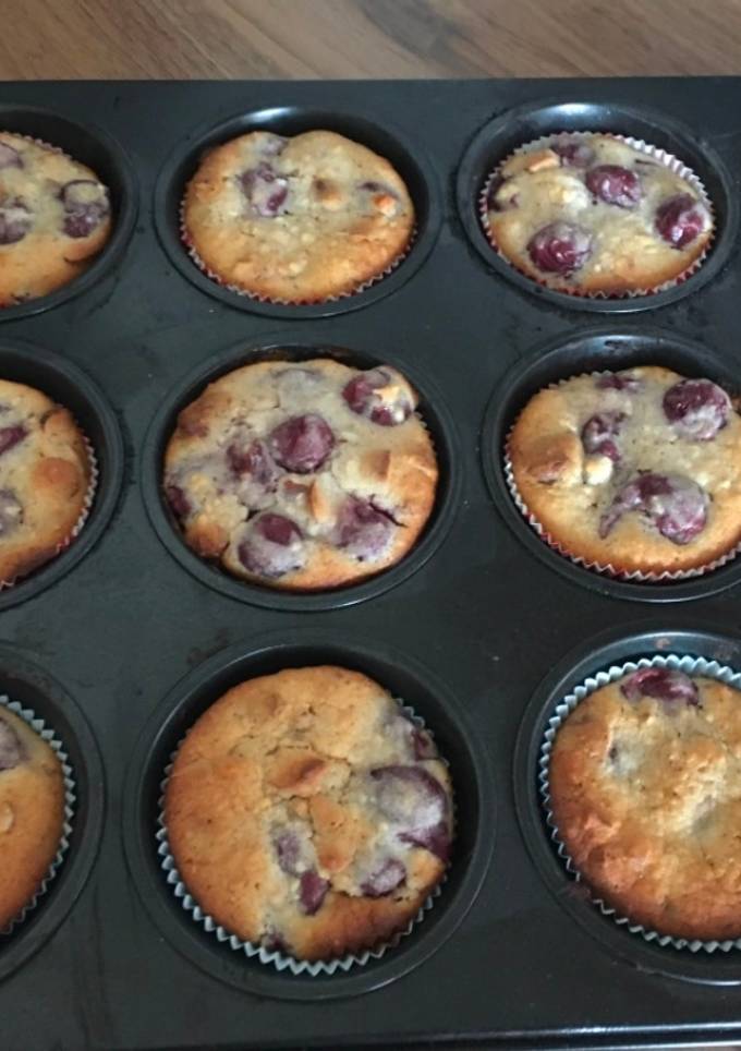 Kirsch-Joghurt Muffins mit Mandeln Rezept von Sophie V. - Cookpad Kirsch-Joghurt Muffins mit Mandeln Rezept von Sophie V. - Cookpad