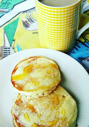 A picture of Light and fluffy pancakes.