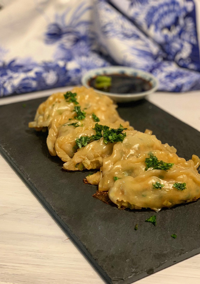 Una foto de Gyozas de langostinos y jengibre