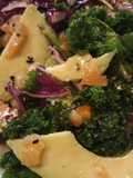 Ensalada de Kale, salmón y aguacate con vinagreta de naranja