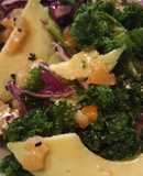 Ensalada de Kale, salmón y aguacate con vinagreta de naranja