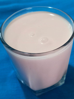 રોઝ લસ્સી (Rose Lassi Recipe In Gujarati) રેસીપી મુખ્ય ફોટો