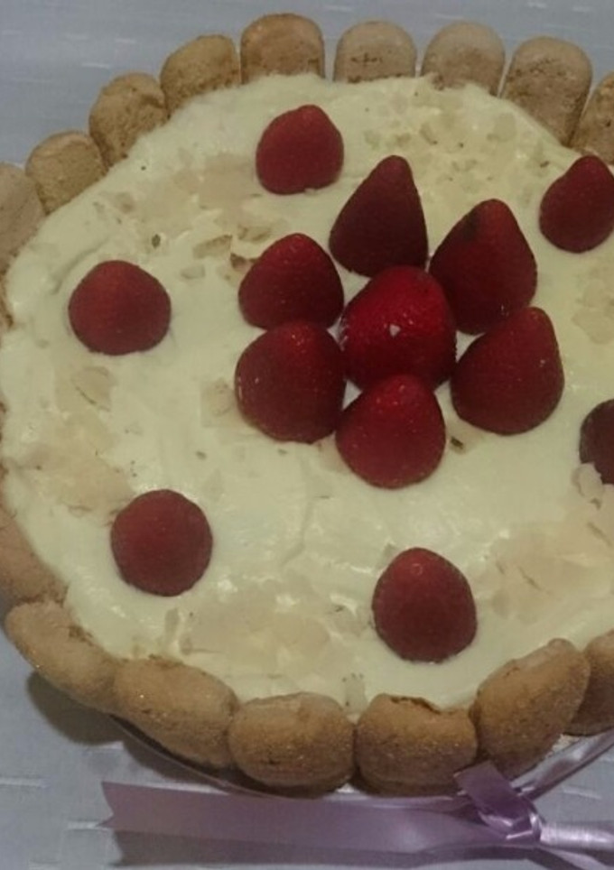 Una foto de Torta helada de limón al champagne