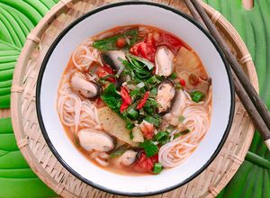 Hình của món Bún Trai (Vẹm Đen) Chua Cay.