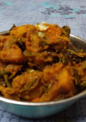 आलू फ्रेंच बीन्स (aloo french beans recipe in Hindi) रेसिपी मुख्य फोटो