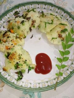 रवा मिक्स वेज इडली (Rava mix-veg idli recipe in hindi) रेसिपी मुख्य फोटो