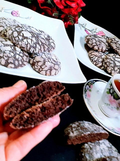 عکسی از دستور کوکی ترک دار شکلاتی 😋😍 Chocolate cookies