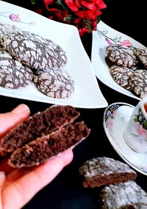 عکسی از دستور کوکی ترک دار شکلاتی 😋😍 Chocolate cookies