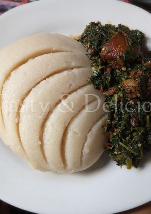 A picture of Vegetable soup with Semovita.