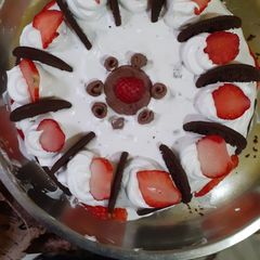 Oreo strawberry cake A picture of Oreo strawberry cake.